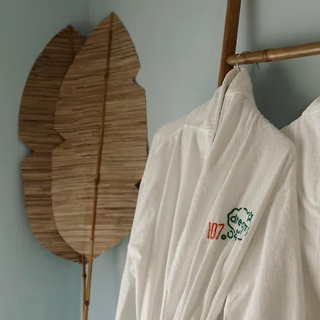 Alojamento de Acomodação e Pequeno-almoço 107 Dreams 3*