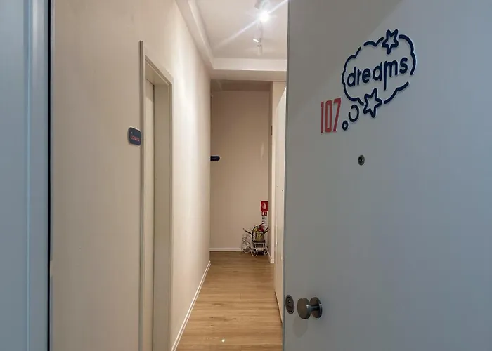 107 Dreams Panzió Tirana